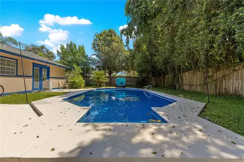 Exterior - 2130 NE 10th St, Ocala, FL 34470 photo 5 of 7