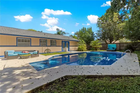 Exterior - 2130 NE 10th St, Ocala, FL 34470 photo 6 of 7