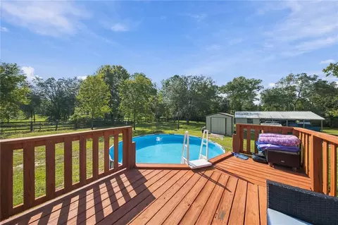 Exterior - 971 NE 134th Ct, Williston, FL 32696 photo 2 of 3