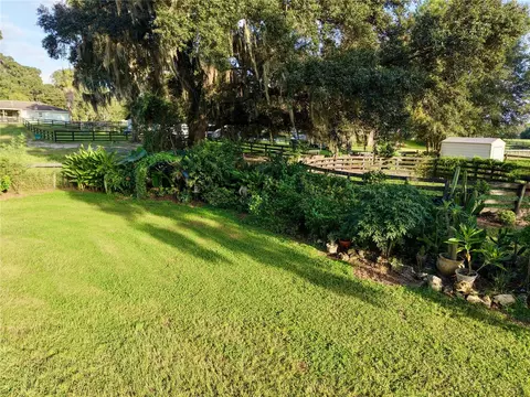 Exterior - 11690 NW 160th St, Reddick, FL 32686 photo 6 of 22