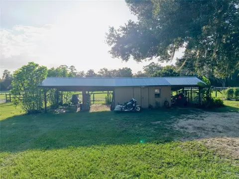 Exterior - 11690 NW 160th St, Reddick, FL 32686 photo 5 of 22