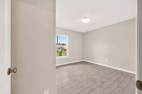 Bedroom - 7166 Hemlock Rd, Ocala, FL 34472 photo 2 of 7