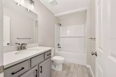 Bath - 7166 Hemlock Rd, Ocala, FL 34472 photo 3 of 3
