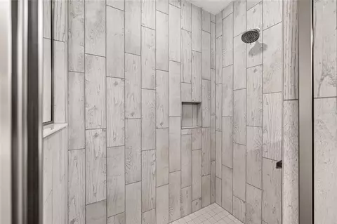Bath - 7166 Hemlock Rd, Ocala, FL 34472 photo 2 of 3