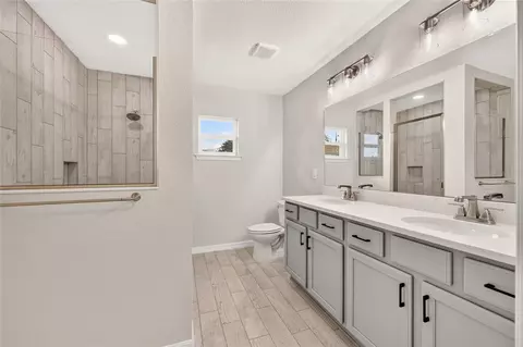 Bath - 7166 Hemlock Rd, Ocala, FL 34472 photo 1 of 3
