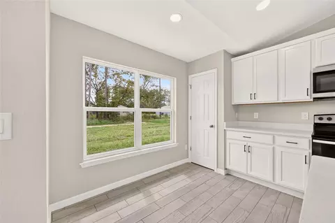 Entry Way - 7166 Hemlock Rd, Ocala, FL 34472 photo 5 of 8