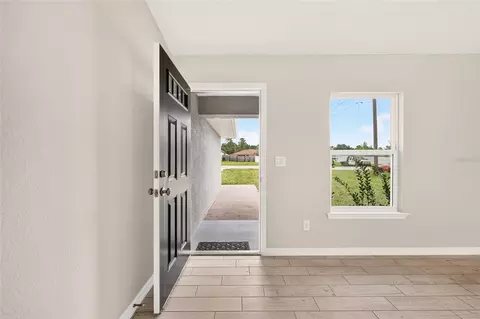 Entry Way - 7166 Hemlock Rd, Ocala, FL 34472 photo 3 of 8
