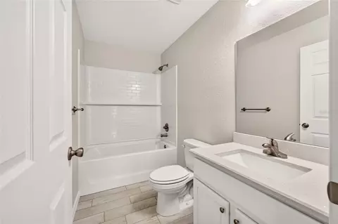 Bath - 85 Olive Rd, Ocala, FL 34472 photo 3 of 3