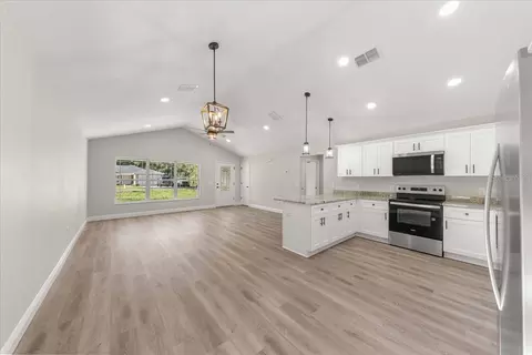 Living - 15631 NE 14th Pl, Williston, FL 32696 photo 4 of 4