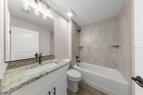 Bath - 15631 NE 14th Pl, Williston, FL 32696 photo 3 of 3