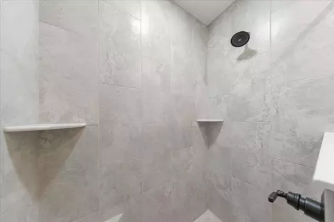 Bath - 15631 NE 14th Pl, Williston, FL 32696 photo 2 of 3