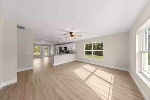 Living - 1570 NE 152nd Ct, Williston, FL 32696 photo 3 of 5