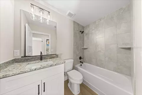 Bath - 1570 NE 152nd Ct, Williston, FL 32696 photo 3 of 3