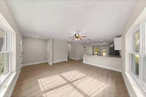 Living - 1570 NE 152nd Ct, Williston, FL 32696 photo 4 of 5