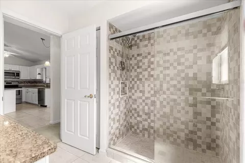 Bath - 2003 NW 50th Cir, Ocala, FL 34482 photo 6 of 6