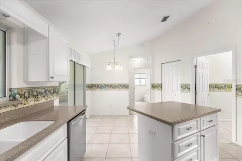 Kitchen - 2003 NW 50th Cir, Ocala, FL 34482 photo 3 of 4