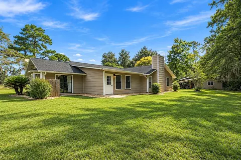 Exterior - 2020 SE 73rd St, Ocala, FL 34480 photo 9 of 10