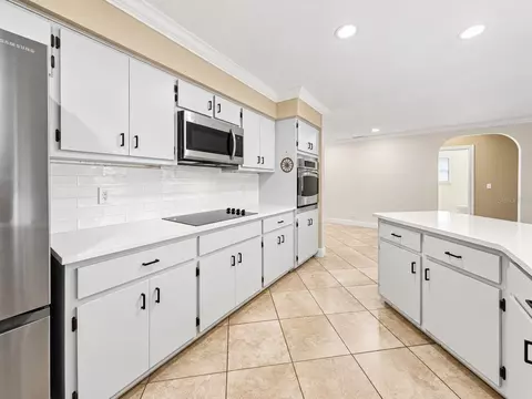 Kitchen - 2020 SE 73rd St, Ocala, FL 34480 photo 2 of 6