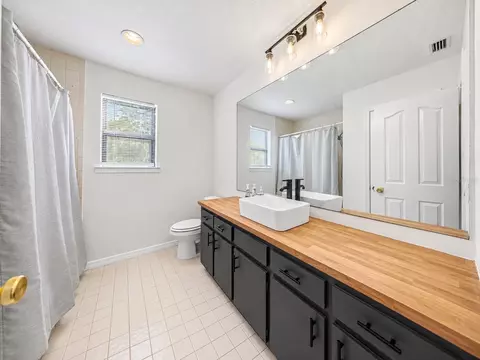 Bath - 2020 SE 73rd St, Ocala, FL 34480 photo 3 of 3