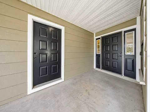 Exterior - 2020 SE 73rd St, Ocala, FL 34480 photo 4 of 10
