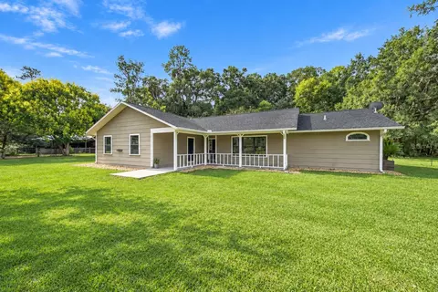 Exterior - 2020 SE 73rd St, Ocala, FL 34480 photo 6 of 10