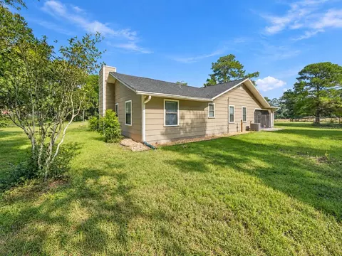 Exterior - 2020 SE 73rd St, Ocala, FL 34480 photo 8 of 10