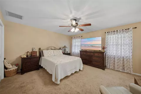 Bedroom - 5066 SE 24th Pl, Ocala, FL 34480 photo 1 of 5