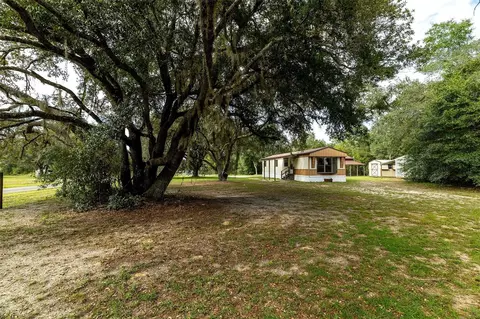 Exterior - 5865 NE 137th Ter, Williston, FL 32696 photo 3 of 9