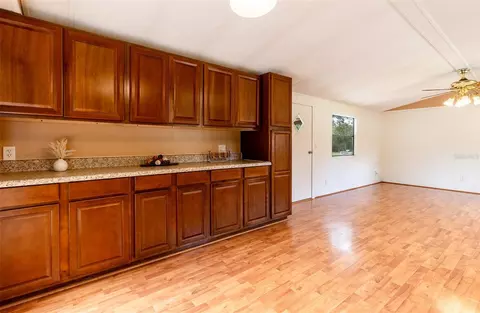 Living - 5865 NE 137th Ter, Williston, FL 32696 photo 4 of 5