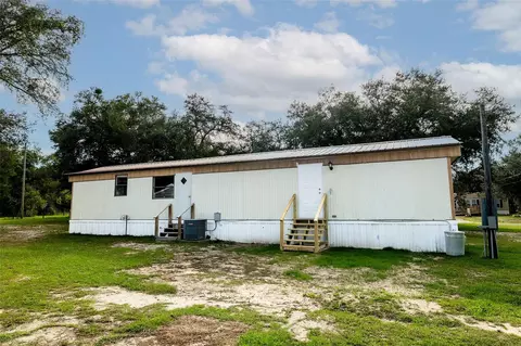 Exterior - 5865 NE 137th Ter, Williston, FL 32696 photo 8 of 9