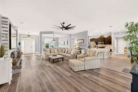 Living - 6943 SE 11th Pl, Ocala, FL 34472 photo 3 of 5