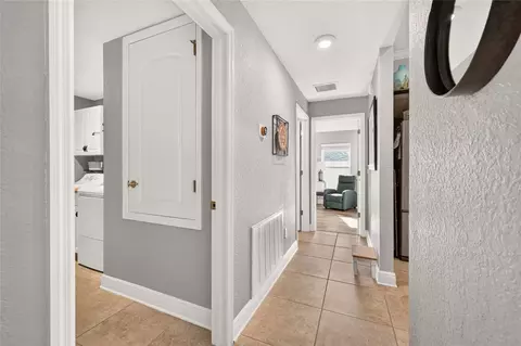 Entry Way - 6943 SE 11th Pl, Ocala, FL 34472 photo 5 of 6