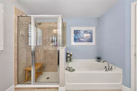 Bath - 6943 SE 11th Pl, Ocala, FL 34472 photo 8 of 8