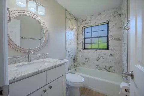 Bath - 3609 SE 33rd Ct, Ocala, FL 34471 photo 3 of 3