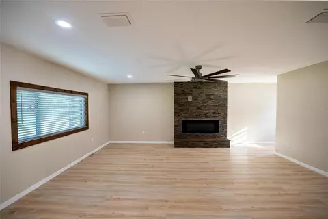 Living - 3609 SE 33rd Ct, Ocala, FL 34471 photo 4 of 8