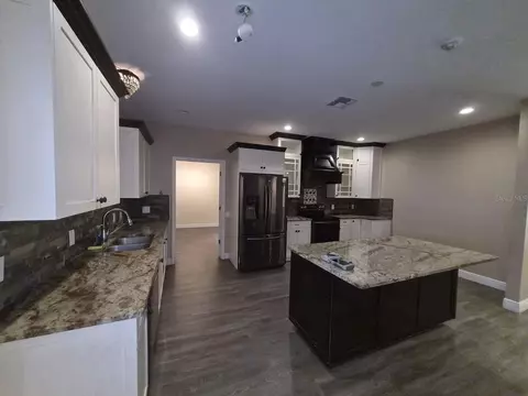 Kitchen - 18216 SW 68th Loop, Dunnellon, FL 34432 photo 1 of 2