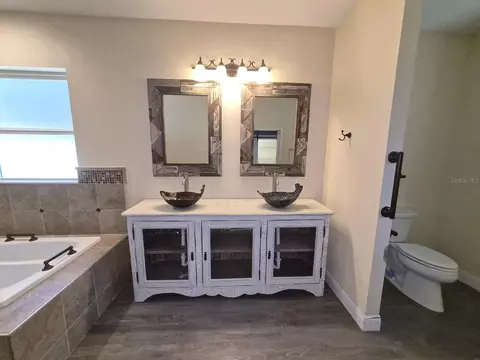 Bath - 18216 SW 68th Loop, Dunnellon, FL 34432 photo 3 of 9
