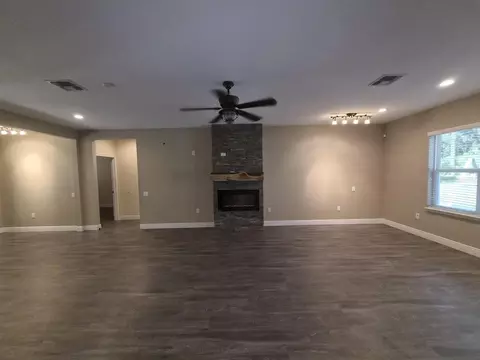 Living - 18216 SW 68th Loop, Dunnellon, FL 34432 photo 3 of 8