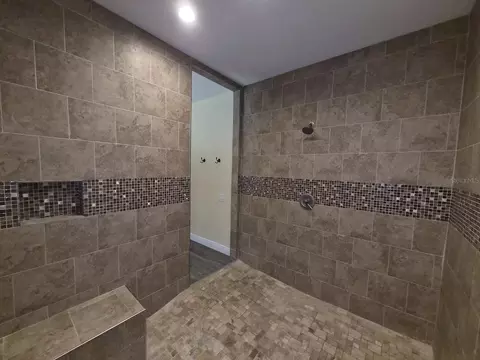 Bath - 18216 SW 68th Loop, Dunnellon, FL 34432 photo 5 of 9