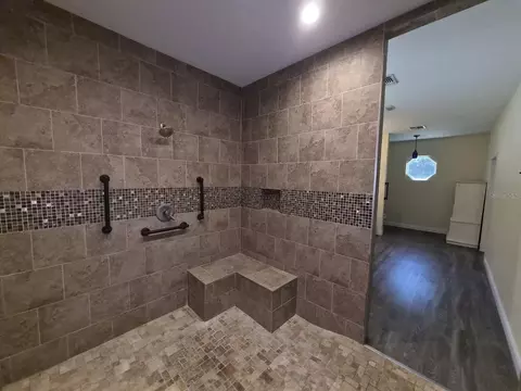 Bath - 18216 SW 68th Loop, Dunnellon, FL 34432 photo 6 of 9