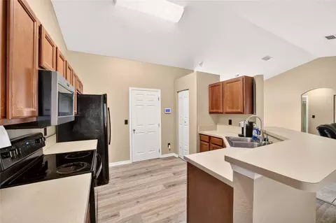 Kitchen - 18 Pine Course Loop, Ocala, FL 34472 photo 4 of 6