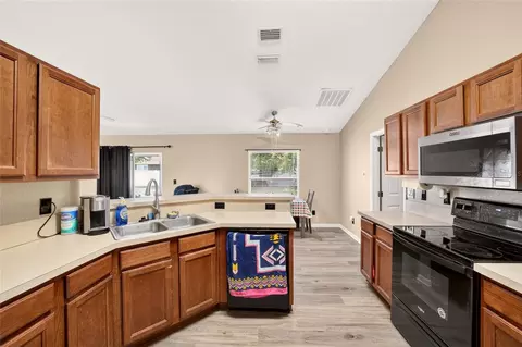 Kitchen - 18 Pine Course Loop, Ocala, FL 34472 photo 2 of 6
