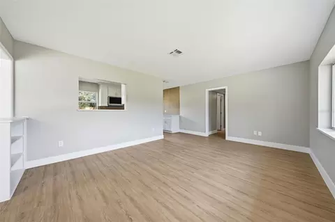 Living - 141 SE 33rd Ave, Ocala, FL 34471 photo 3 of 10