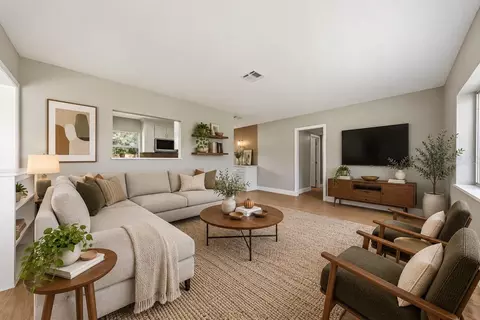 Living - 141 SE 33rd Ave, Ocala, FL 34471 photo 1 of 10