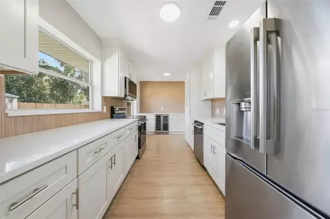 Kitchen - 141 SE 33rd Ave, Ocala, FL 34471 photo 2 of 3