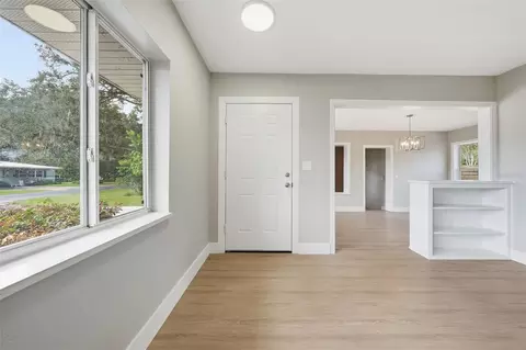 Living - 141 SE 33rd Ave, Ocala, FL 34471 photo 5 of 10