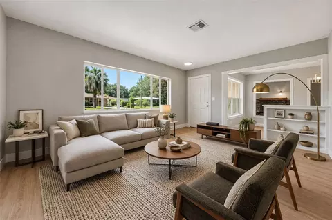 Living - 141 SE 33rd Ave, Ocala, FL 34471 photo 2 of 10