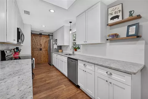 Kitchen - 2145 SE 38th St, Ocala, FL 34480 photo 3 of 5