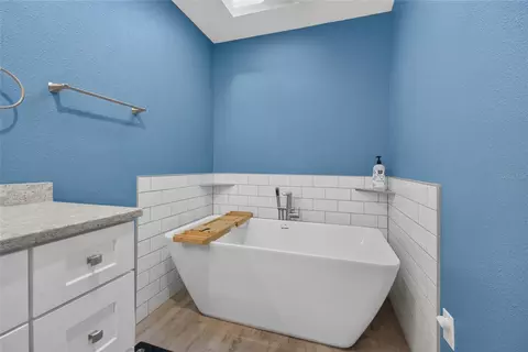 Bath - 2145 SE 38th St, Ocala, FL 34480 photo 3 of 5