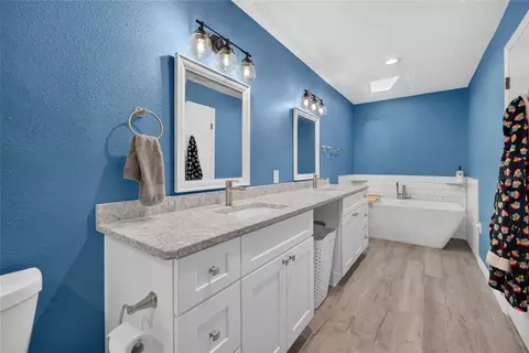 Bath - 2145 SE 38th St, Ocala, FL 34480 photo 1 of 5